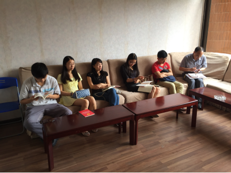 足球比分直播spbo
2015级博士党支部召开“讲规矩，有纪律”专题学习讨论会暨“重温入党志愿”主题党日活动新闻稿553.png